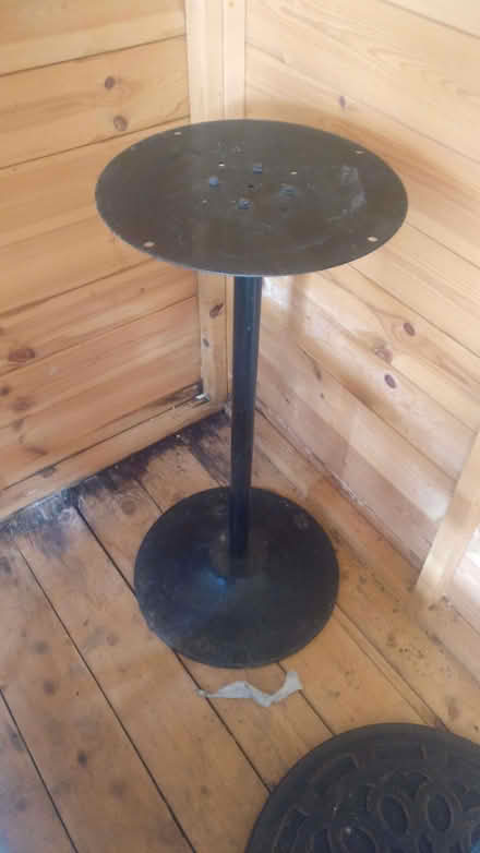 Photo of free Metal stand (Chingford E4) #1