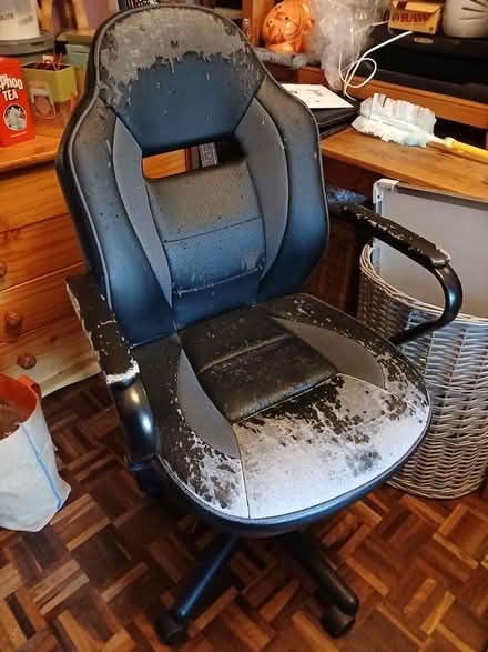 Photo of free Desk chair (BN1) #1