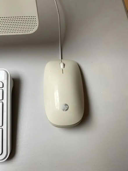 Photo of free white hp wired keyboard and mouse (Moor Allerton LS17) #1