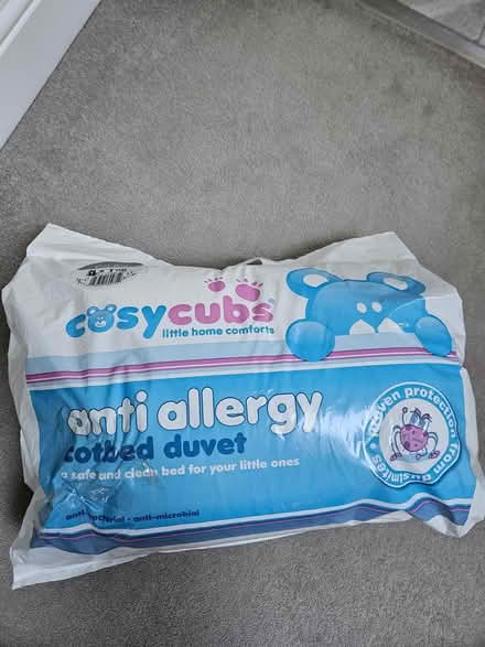 Photo of free 4.5 tog cot duvet (SE15) #1