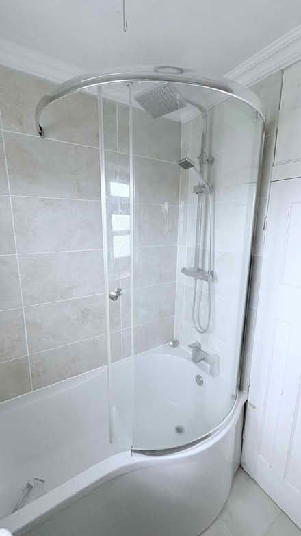 Photo of free glass bath/shower screen (Baldock) #1