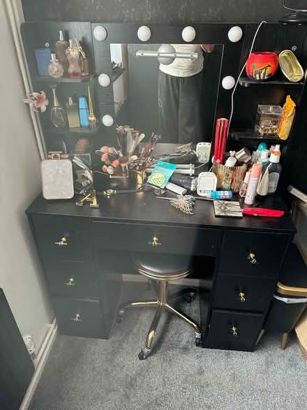 Photo of free Dressing Table (Theale RG7) #1