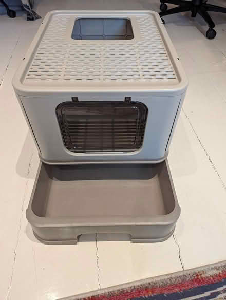 Photo of free Cat Litter Tray Hooded (SE3) #1