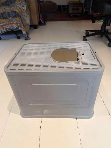 Photo of free Cat litter tray hooded #2 (SE3) #4