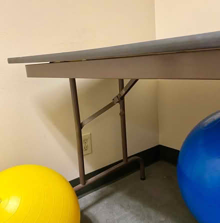 Photo of free Table (Downtown) #2