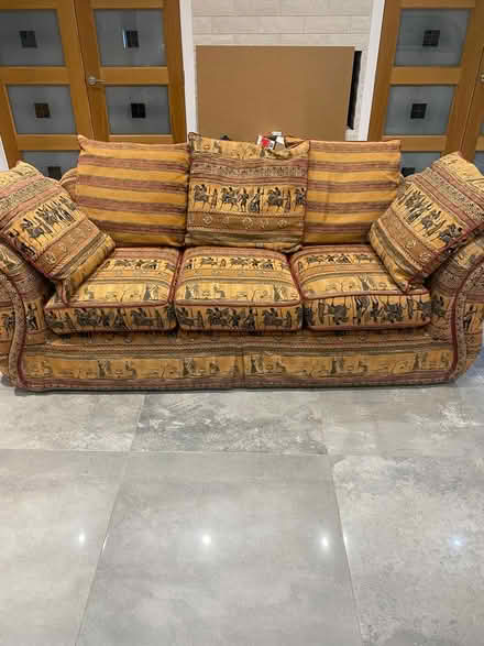 Photo of free Sofas (Kt122lz) #2