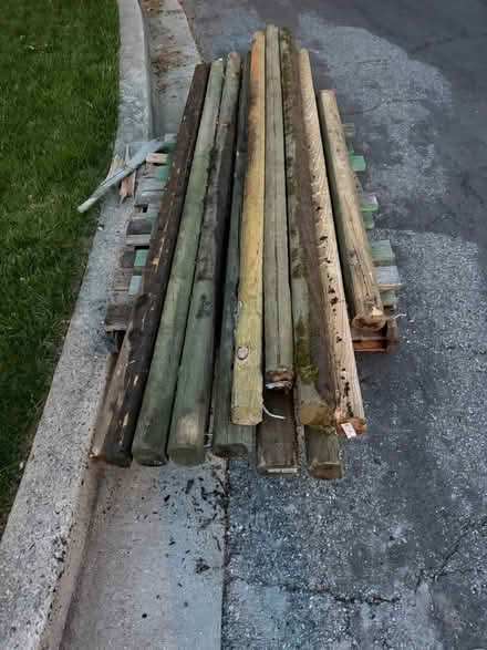 Photo of free 3 pallets (Brookeville) #1