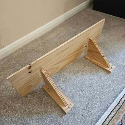 Photo of free Pine shelf with pine brackets & screws (IP5) #2