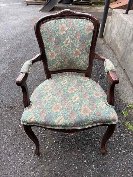 Photo of free Vintage chair (Hyde park) #1