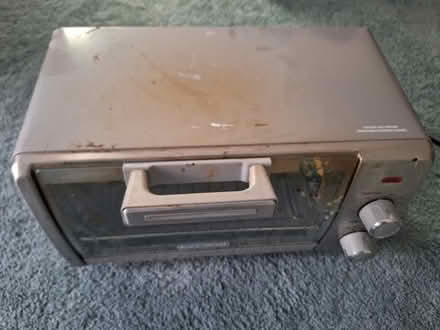 Photo of free small working toaster oven 20874 #1