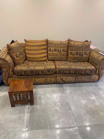 Photo of free Sofas (Kt122lz) #1