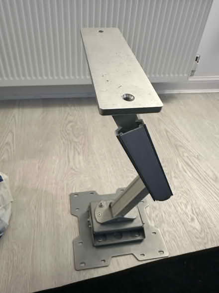 Photo of free Extendable tv bracket (Paisley PA2) #3