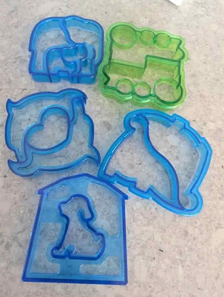 Photo of free Sandwich cutters (63rd& main, DG) #1