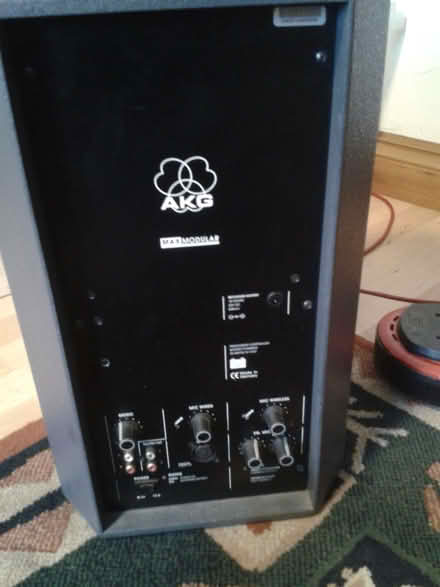 Photo of free electronics and tapes (Lower Earley RG6) #1