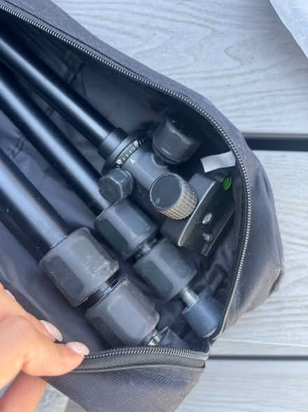 Photo of free Amazon Basics Tripod for Cameras (CR7 7EN) #3