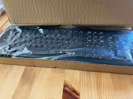 Photo of free Generic full-size qwerty USB keyboard (Cob Lane B29) #1