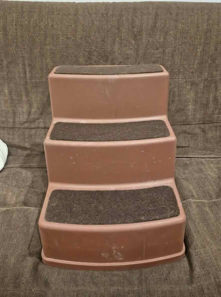 Photo of free Pet Stairs (Meadowbrook) #1