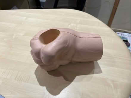 Photo of free novelty big hand drink holder (Gorgie EH11) #1