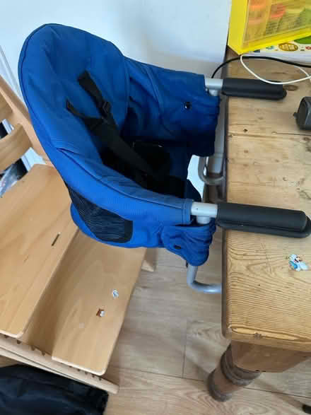 Photo of free Portable baby seat (SE6) #1