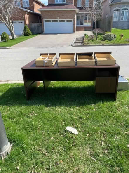 Photo of free Executive desk (Beaches) #1