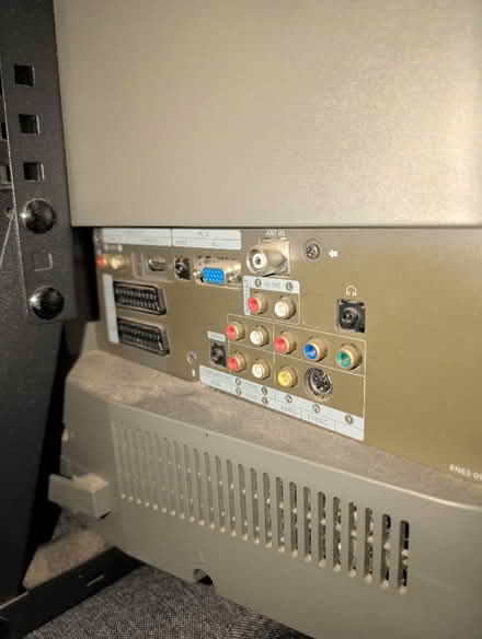 Photo of free 26" lcd tv (Enfield EN1) #2