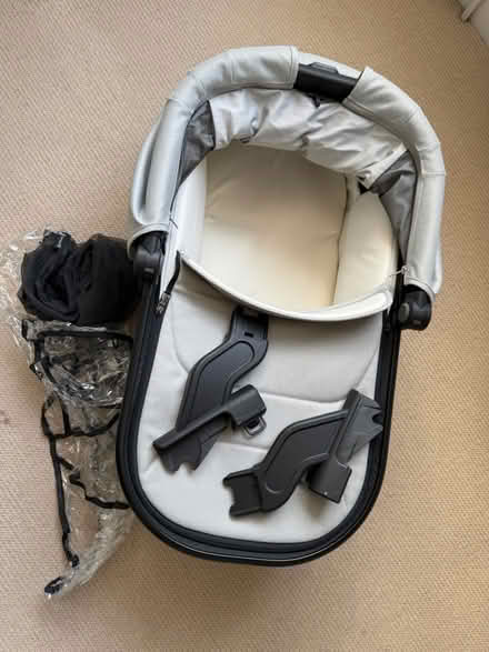 Photo of free Uppababy Vista V3 basinet (Chiswick W4) #2