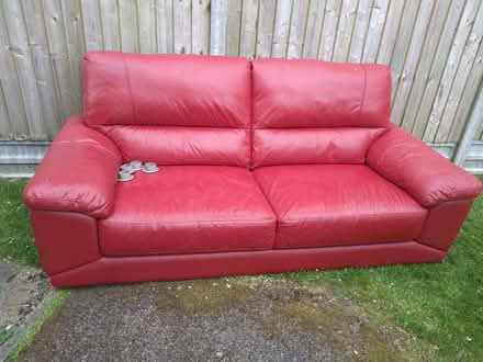 Photo of free Red sofa (Welwyn Garden City) #3