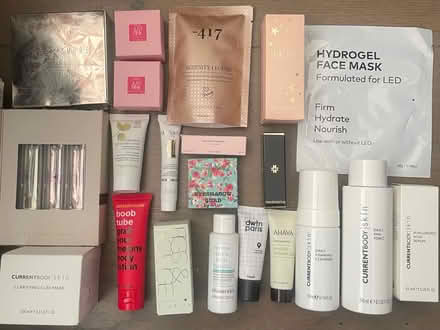Photo of free Women’s make-up, perfume bundle (Wandsworth SW18) #1