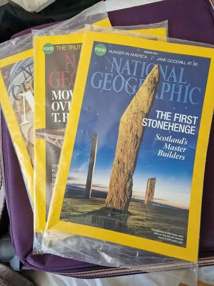 Photo of free ×3 National Geographic magazines (Ware SG12) #1