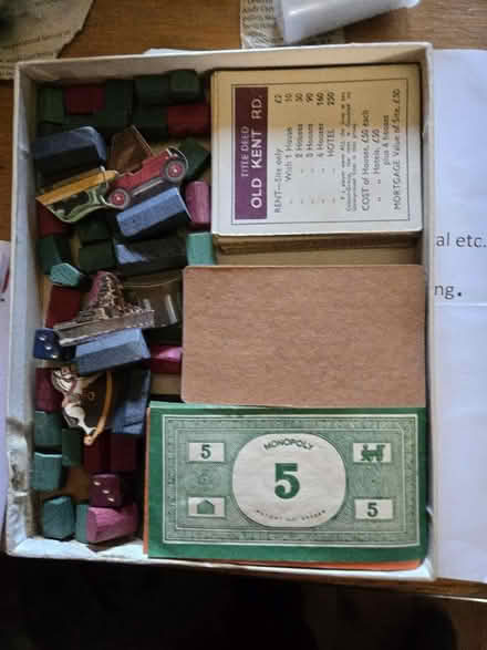 Photo of free Vintage Monopoly set 1940's (Aldrington BN3) #2
