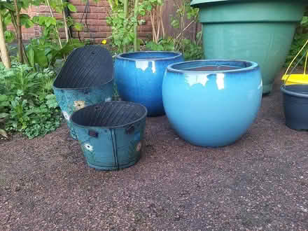 Photo of free Plant Pots and Hanging Baskets (Penwortham PR1) #3