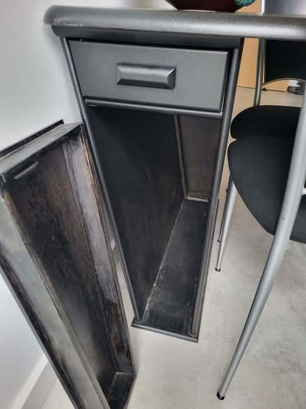 Photo of free Kitchen table & 4 chairs (Oatlands G5) #3