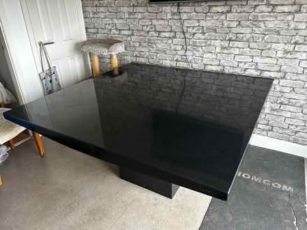 Photo of free marble dining table (Ne615ff) #1