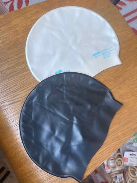 Photo of free 2 new shower caps (Se6 2ha) #1
