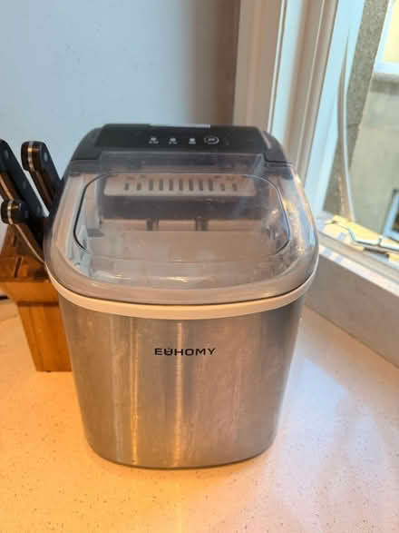 Photo of free Ice machine (Chiswick W4) #1