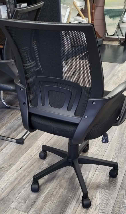 Photo of free Adjustable height Office chair (Great Billing NN3) #2
