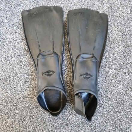 Photo of free Size 5 / 6 scuba fins (Chesham HP5) #1