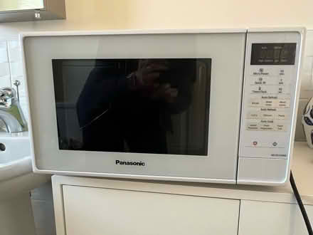 Photo of free 20l microwave, white, VGC (Wingerworth S42) #1