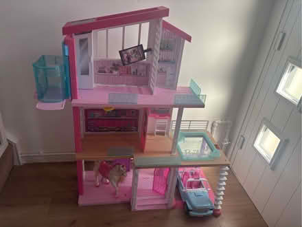Photo of free Barbie House, Car & Barbie Horse (Fleetville AL4) #1