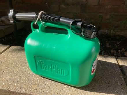 Photo of free Emergency petrol can and 1 litre engine oil (Poets MK40) #1