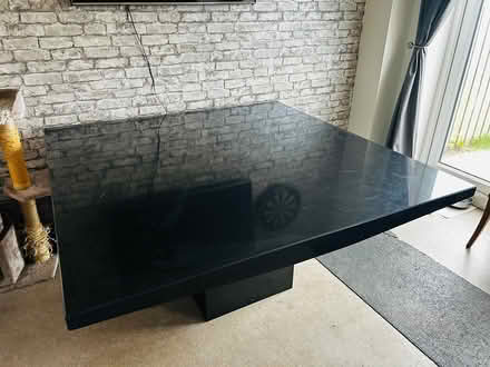 Photo of free marble dining table (Ne615ff) #2