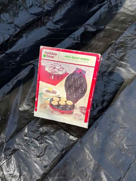 Photo of free Holiday Donut Maker (Kanata) #1