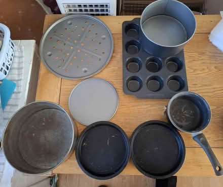 Photo of free Cake tins. Pot pizza tray (Hanworth TW13) #1