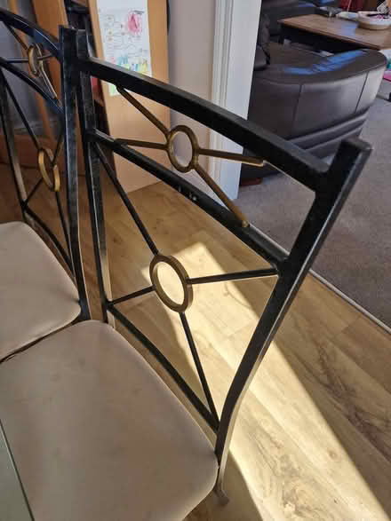 Photo of free Glass Dining Table + 6 chairs (Layer-de-la-Haye CO2) #3