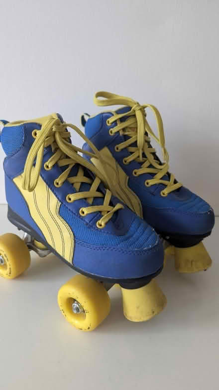Photo of free Original Rio rollerskates (W4) #1
