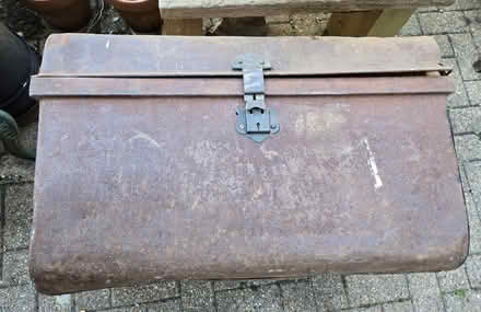 Photo of free Old Metal Trunk (Aldrington BN3) #1