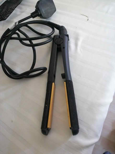 Photo of free Babyliss hair straighteners (Cam GL11) #2