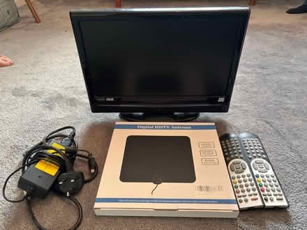 Photo of free 14inch TV with integral DVD player (windsor SL4) #1