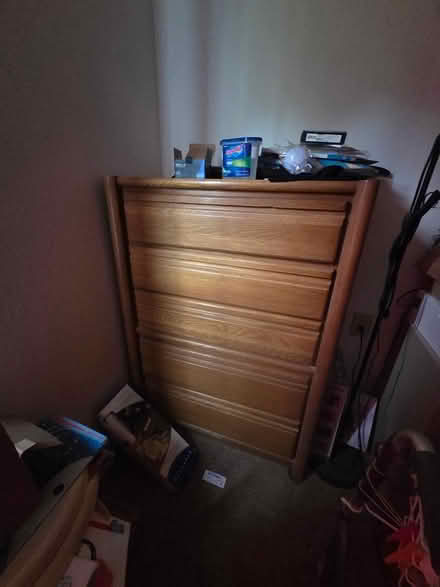 Photo of free Bureau (Lexington Park) #1