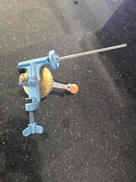 Photo of free chainsaw sharpener (Vanier north) #2